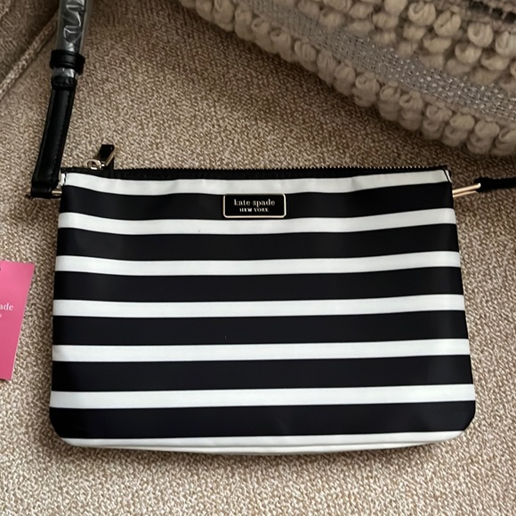 kate spade Handbags - Kate Spade striped crossbody